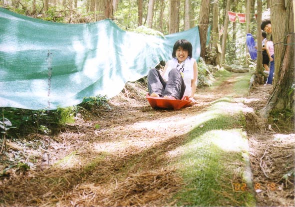 落ち葉ソリ場
